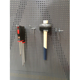 Double accessory support application for workshop grid at VBSA France (screwdriver single support, hammer double support)