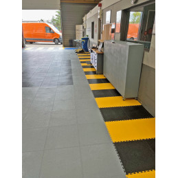 Self-locking PVC tiles for industrial floors, for garages, workshops, parking lots, etc. at VBSA - France