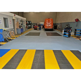 Self-locking PVC tiles for industrial floors, for garages, workshops, parking lots, etc. at VBSA - France