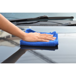 Microfiber application for windows and polishing at VBSA France