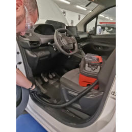 Portable battery hoover with 2 batteries and 1 charger, sucks and vaccum at VBSA - France