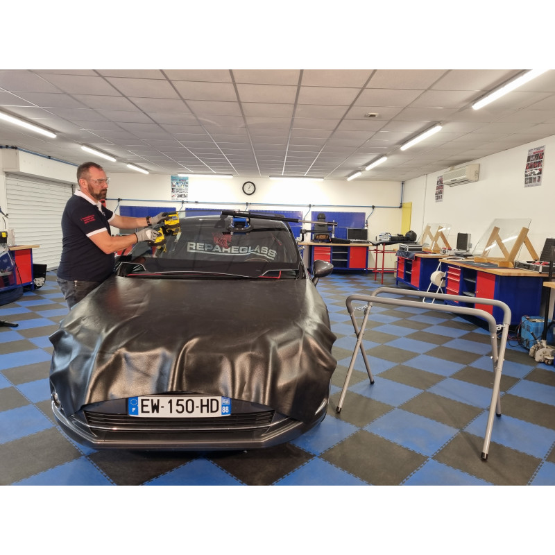 ULTRAPOSE 1 - Windshield installation and removal tool for a single ...