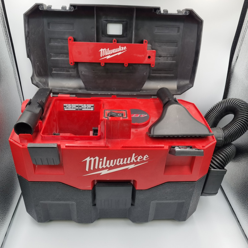 MILWAUKEE cordless vacuum cleaner without battery or charger - 2nd LIFE - N121 at VBSA -France