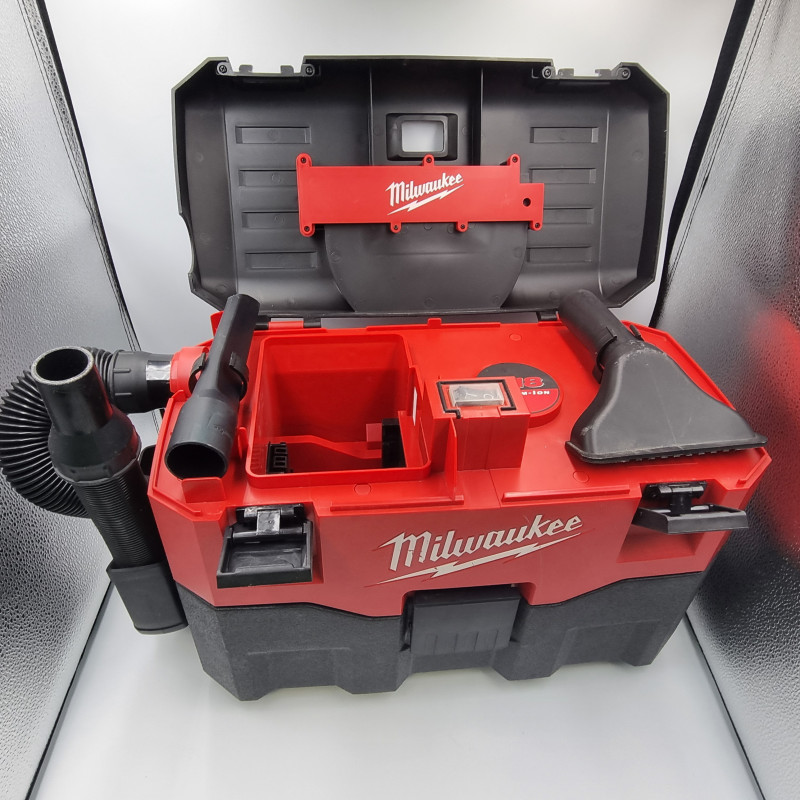 Aspirateur à batterie MILWAUKEE  sans batterie et sans chargeur- 2ème VIE - N155 chez VBSA - France