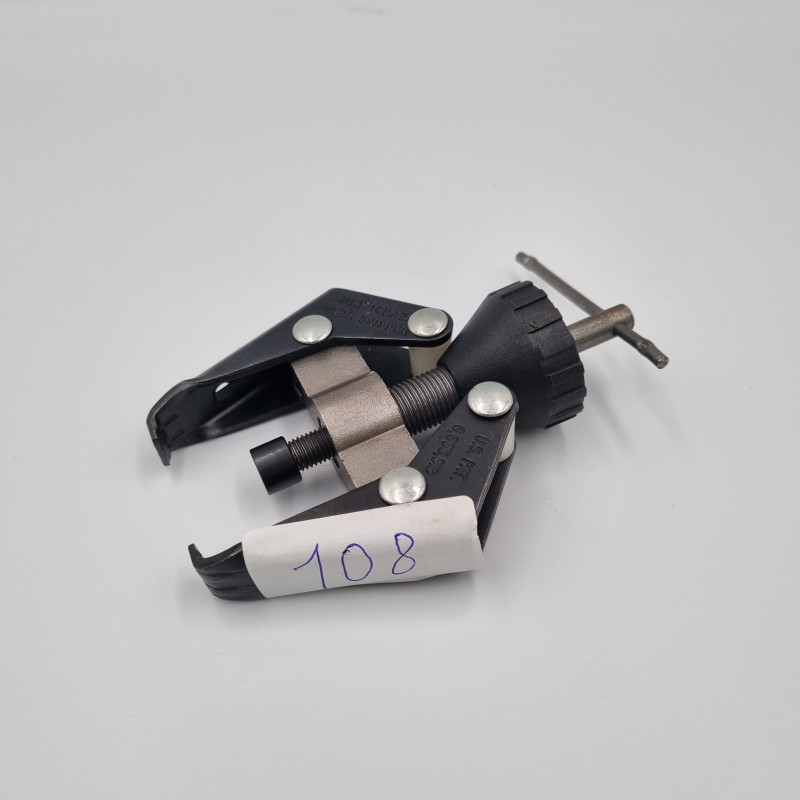 Tool for removing windscreen wipers 2nd LIFE - N108 Windshied removal - VBSA - France Tool for removing windscreen wipers 2nd LIFE - N108 Windshied removal - VBSA - France