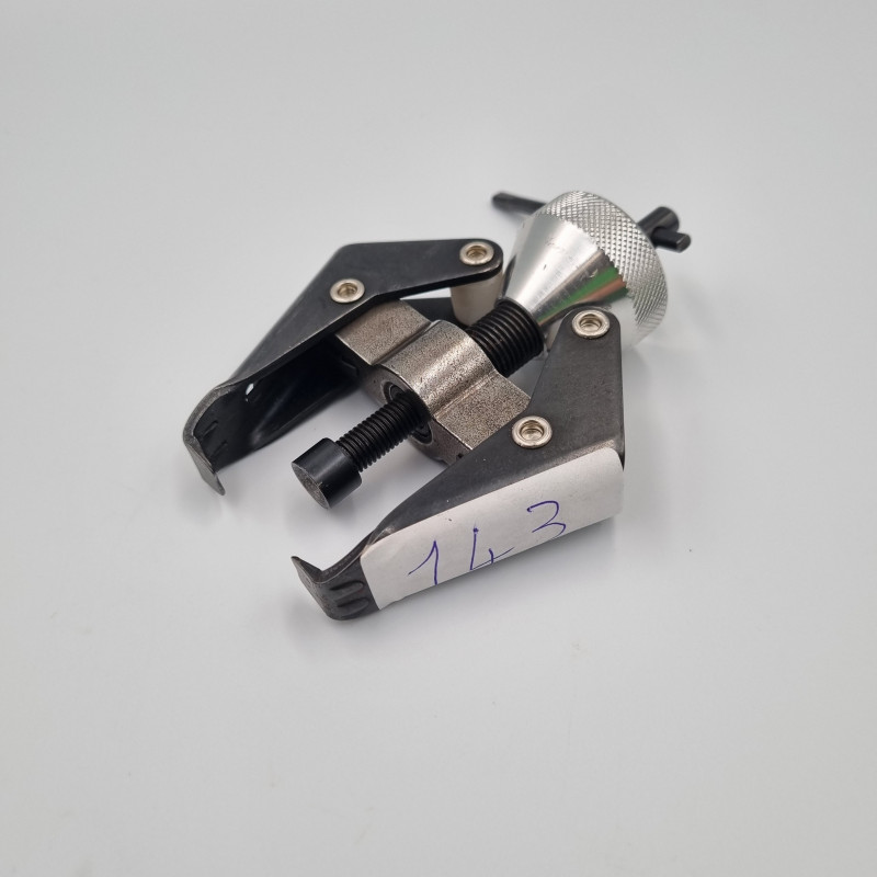 Tool for removing windscreen wipers 2nd LIFE - N143 Windshied removal - VBSA - France Tool for removing windscreen wipers 2nd LIFE - N143 Windshied removal - VBSA - France