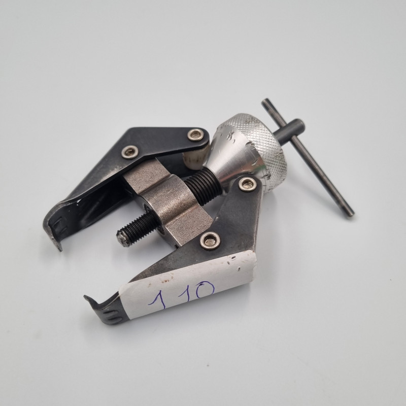 Tool for removing windscreen wipers 2nd LIFE - N110 Windshied removal - VBSA - France Tool for removing windscreen wipers 2nd LIFE - N110 Windshied removal - VBSA - France