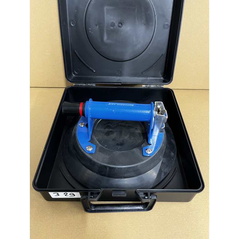 Piston suction cup Ø 230 mm - Load capacity 350 kg - Highly curved windshield - Second VIE -N329 at VBSA - France Piston suction cup Ø 230 mm - Load capacity 350 kg - Highly curved windshield - Second VIE -N329 at VBSA - France