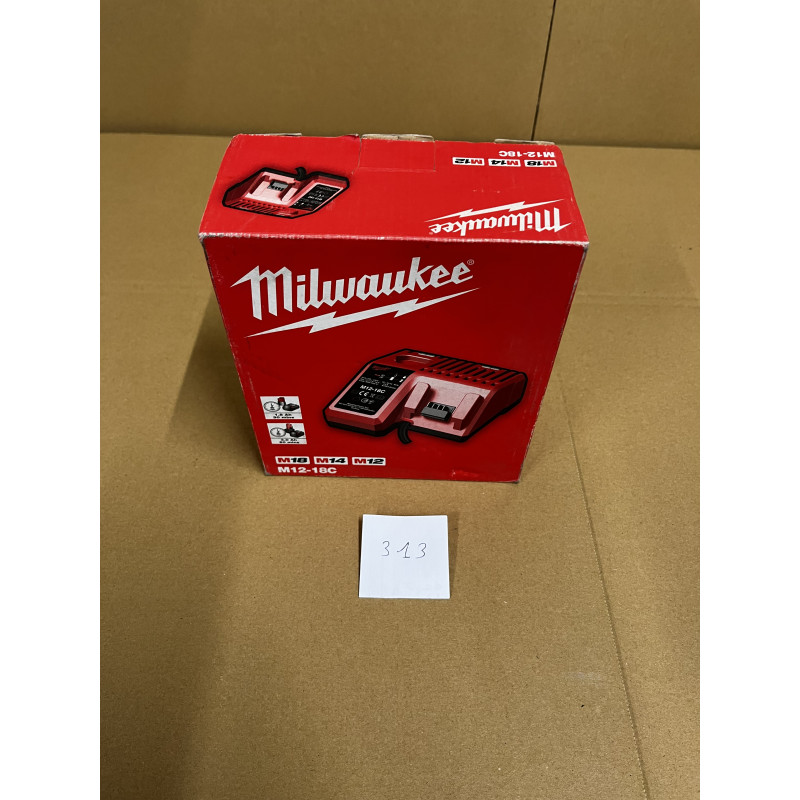 Chargeur batterie MILWAUKEE allume cigare - 12 V et 18V chez VBSA France