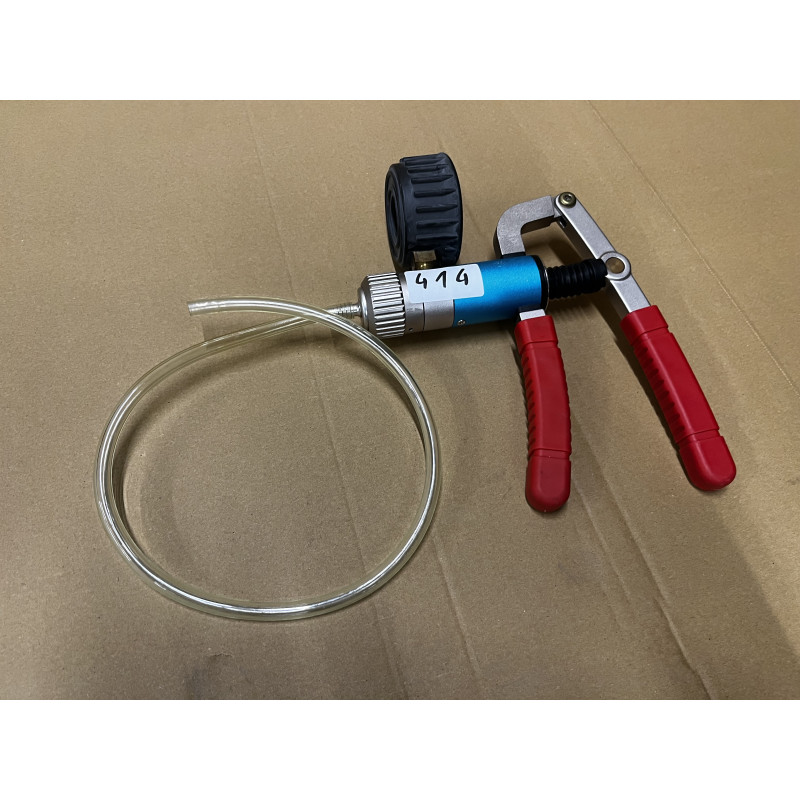 Pressure vacuum pump for REPAR'VIT Senior 1320 kit - -2nd LIFE - N414 at VBSA - France Pressure vacuum pump for REPAR'VIT Senior 1320 kit - -2nd LIFE - N414 at VBSA - France